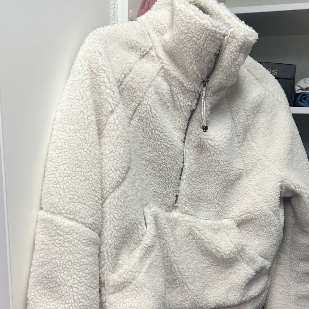 Sherpa Lululemon cropped pullover sweater xs/s
